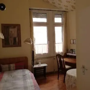 Acasa Bed & Breakfast Frankfurt am Main